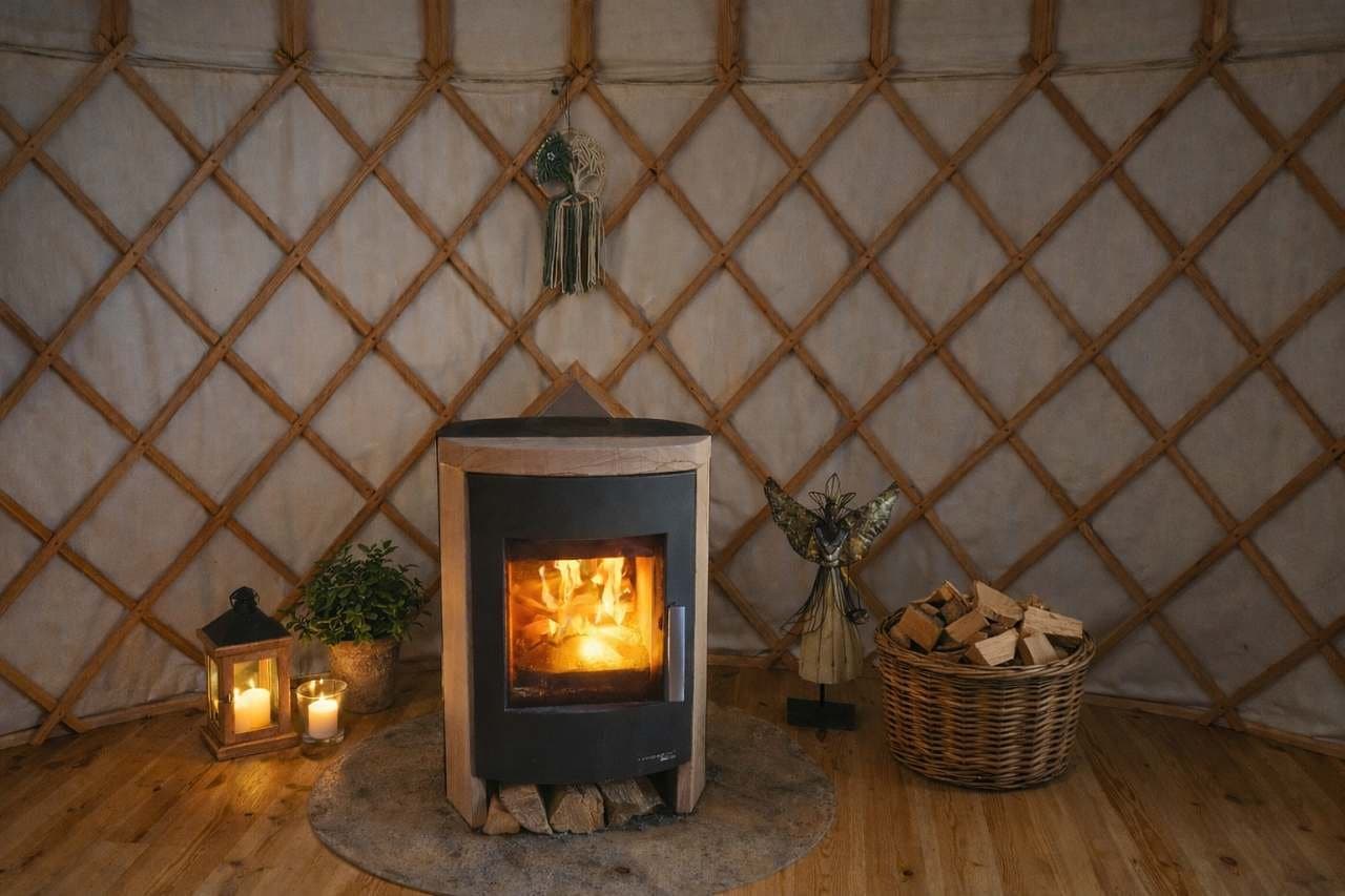 Malá jurta — útulné glamping ubytování pro 2 osoby